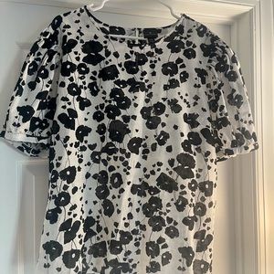 Worthington Black and White Floral Balloon Sleeve Linen/Cotton Top